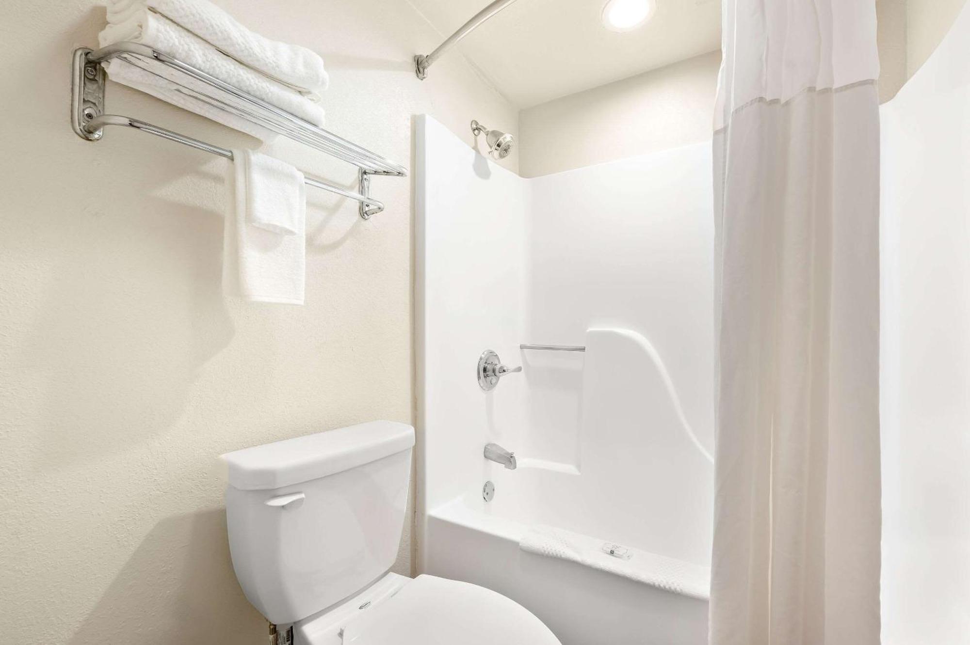 Quality Inn Pelham I-65 Exit 246 Dış mekan fotoğraf