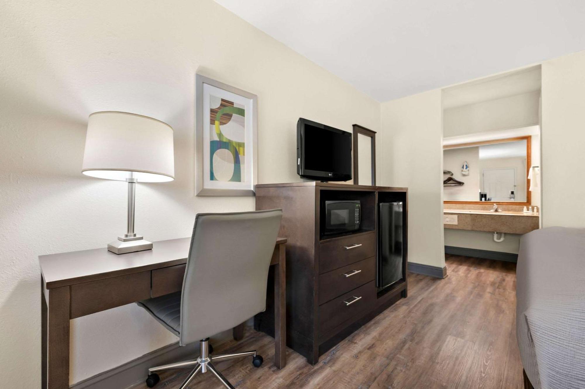 Quality Inn Pelham I-65 Exit 246 Dış mekan fotoğraf